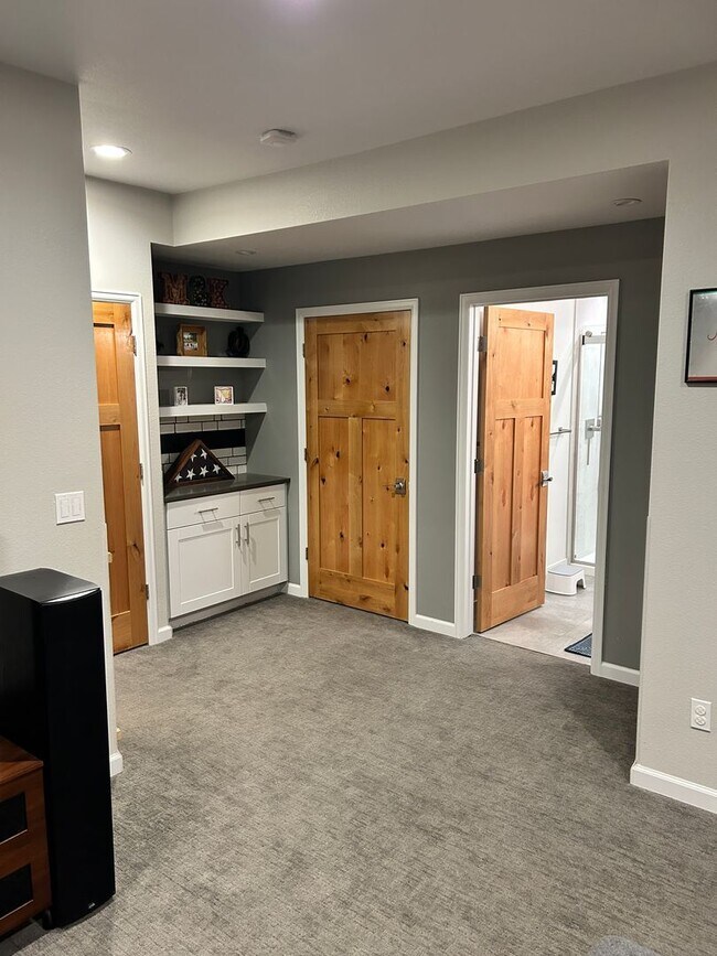 Building Photo - Incredible 4-bedroom Family Home with Fine Finishes and Private Spaces