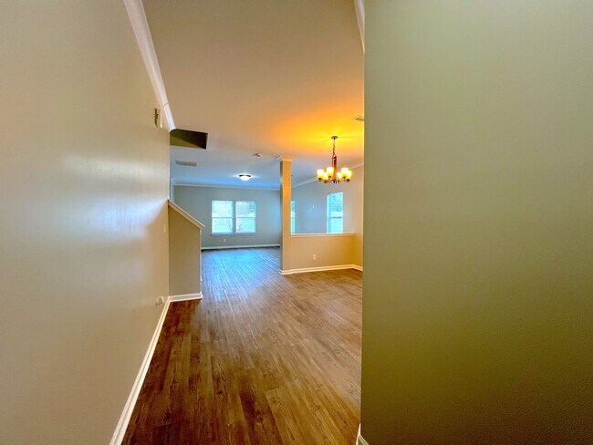 Building Photo - 291 Ranlo Ave