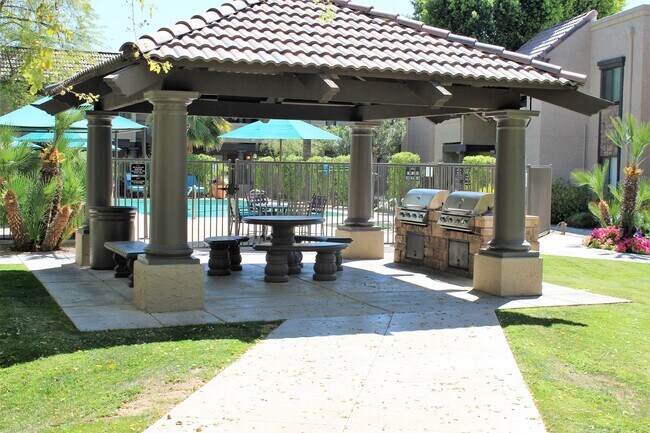 Building Photo - Bella Vita Condo-2 bed, 2 bath in Scottsdale