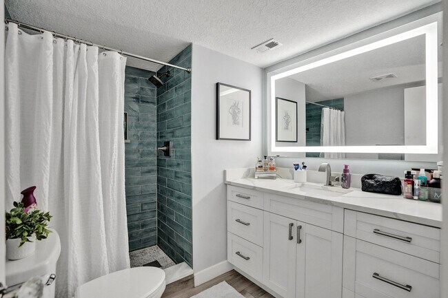 Building Photo - 2400 Deer Creek Country Club Blvd