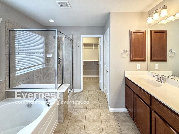 Building Photo - 16005 Hampton Bliss Trce