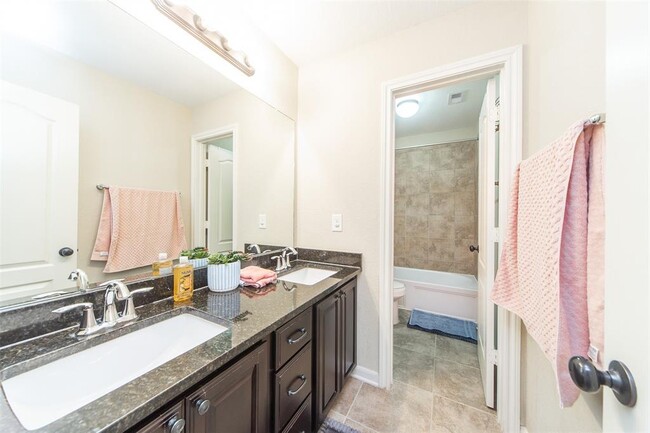 Building Photo - 6411 Tea Tree Dr