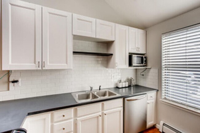 Building Photo - Beautiful 3 Bedroom Townhome in North Boulder