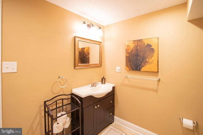 Building Photo - 2107 Carpenter St