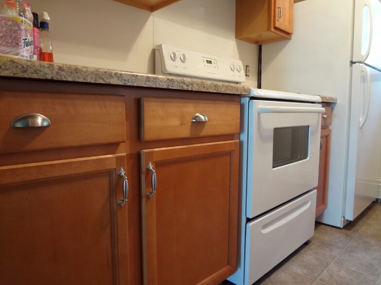 Building Photo - 6308 S 35th St