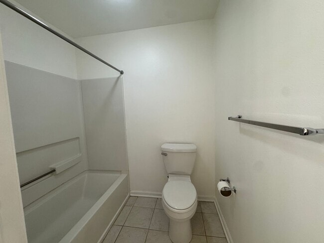 Building Photo - 921 Harbor House Dr