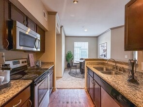 Building Photo - 2303 Louisiana St