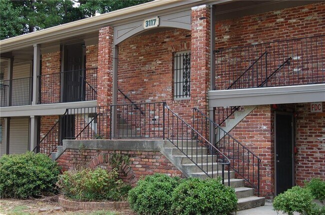 Building Photo - 3117 Colonial Way