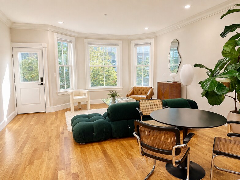 Building Photo - 470-472 Green St. Unit 1