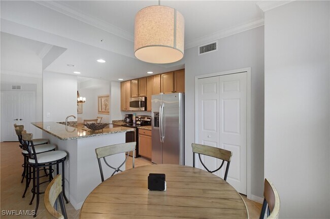 Building Photo - 9844 Venezia Cir