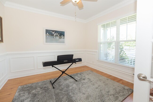 Building Photo - 1756 Orchard Dr