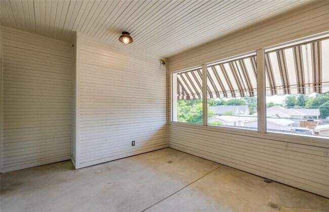 Building Photo - 2837 Hemphill St
