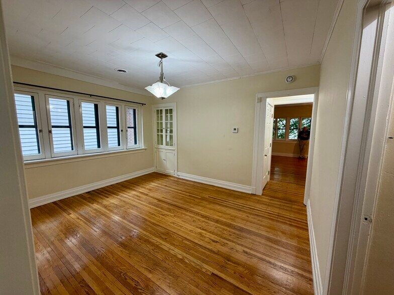 Building Photo - 125 Elmwood Ave