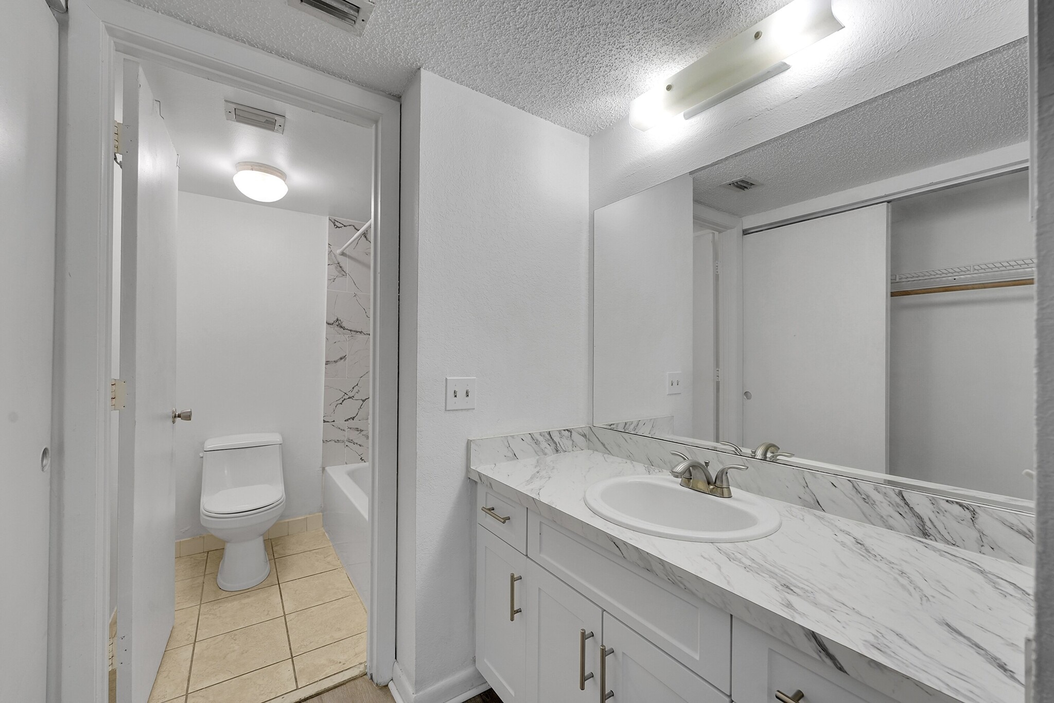 Building Photo - 1200 NW 87th Ave