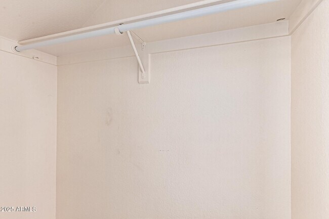 Building Photo - 1110 N Aspen Dr