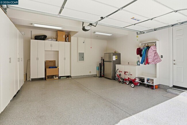 Building Photo - 5043 Ivy Leaf Springs Rd