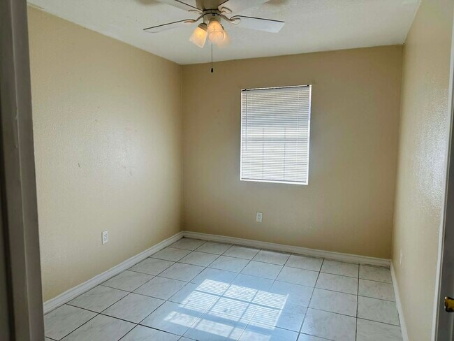 Building Photo - 3023 Potomac Loop