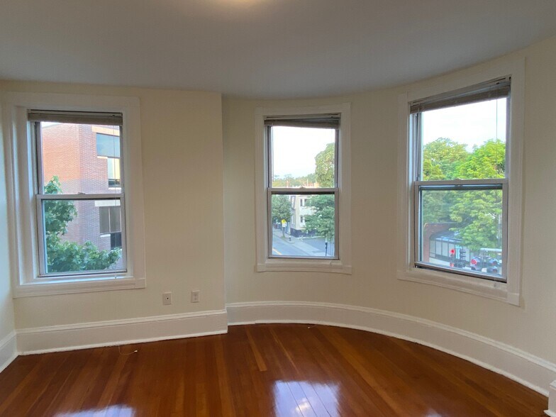 Building Photo - 83 Harvard St