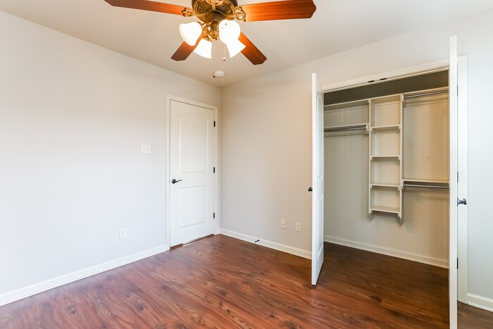 Building Photo - 7007 N Haven Dr
