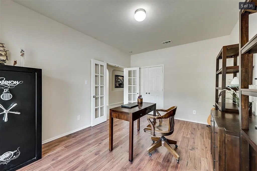 Building Photo - 4101 Colina Ave