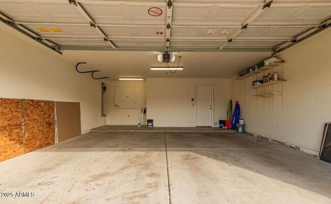 Building Photo - 7442 W Via Del Sol Dr