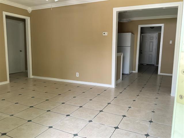 Building Photo - 900 Aleta St