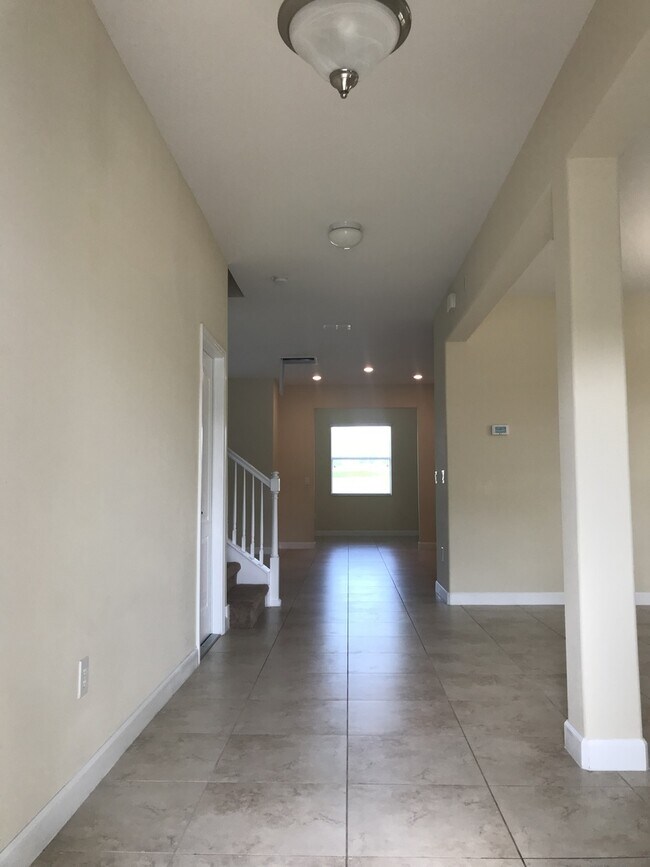 Building Photo - 7 BEDROOM 4 BATH AT INDEPENDENCE WINTER GA...