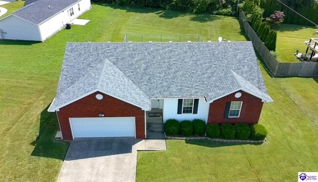 Building Photo - 520 University Dr