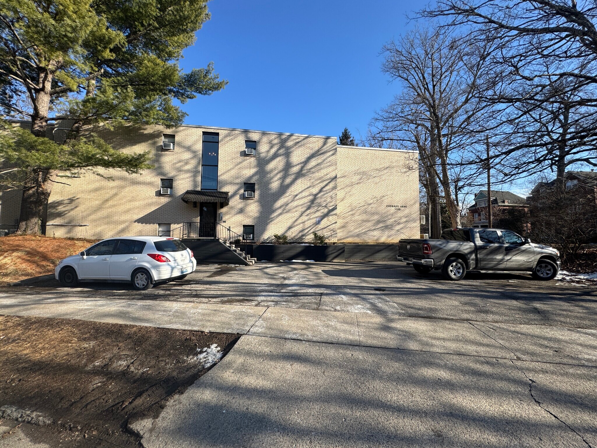 Building Photo - 1301 Cherokee Rd