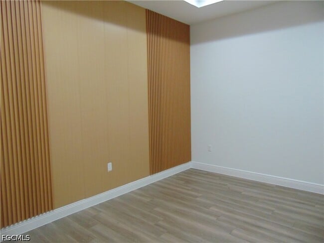 Building Photo - 9020 E Castle Cir