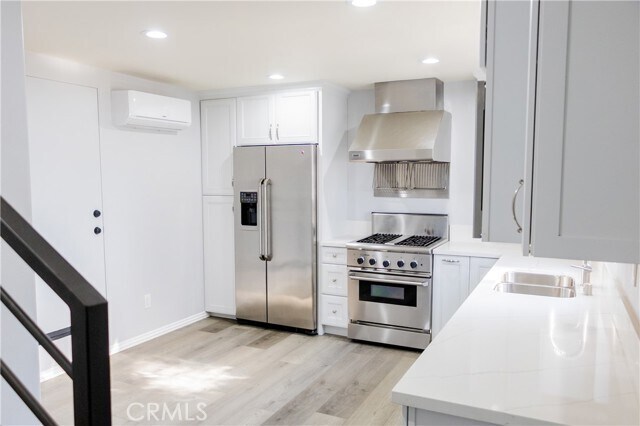 Building Photo - 536 Short St