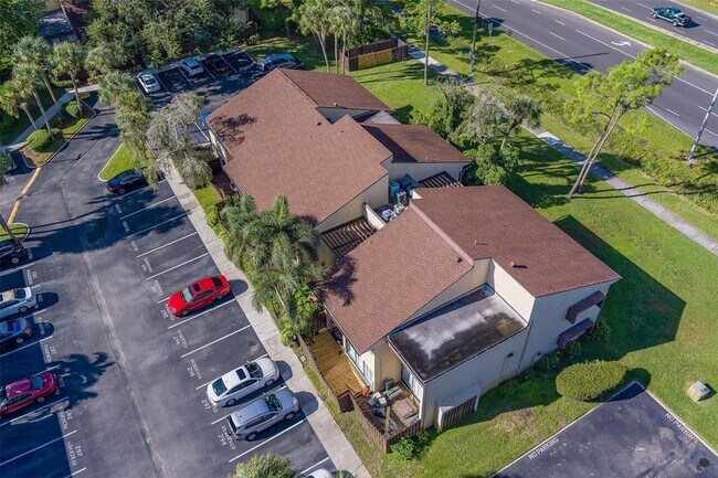 Building Photo - 890 N Village Dr