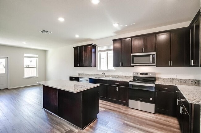 Building Photo - 31 Pacific Loon St