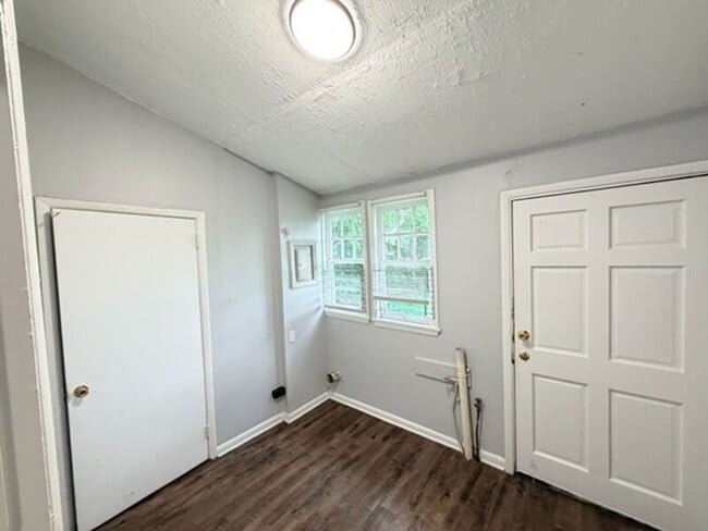 Building Photo - 4316 Gadsden St
