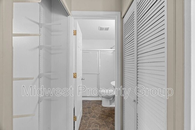 Building Photo - 3661 High Dr