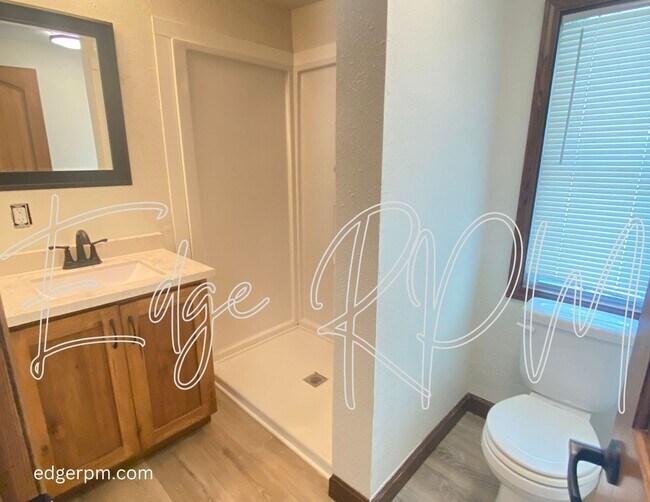 Building Photo - Charming 1 Bedroom, 1 Bathroom Home in Waterloo, IA!
