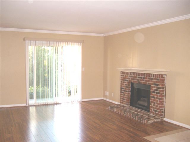 Building Photo - Single level Condo in Green Hills - $500 off