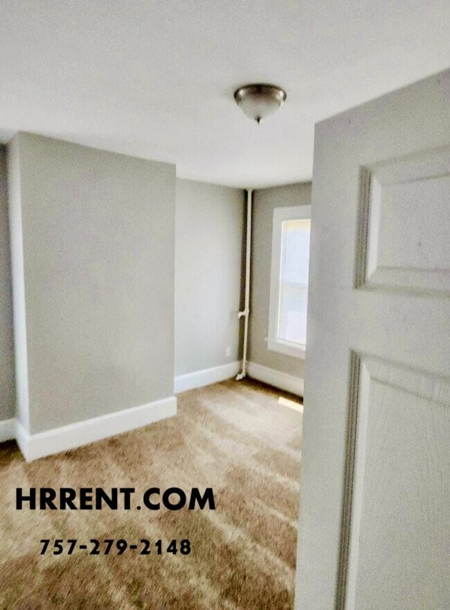 Building Photo - 2846 Grandy Ave