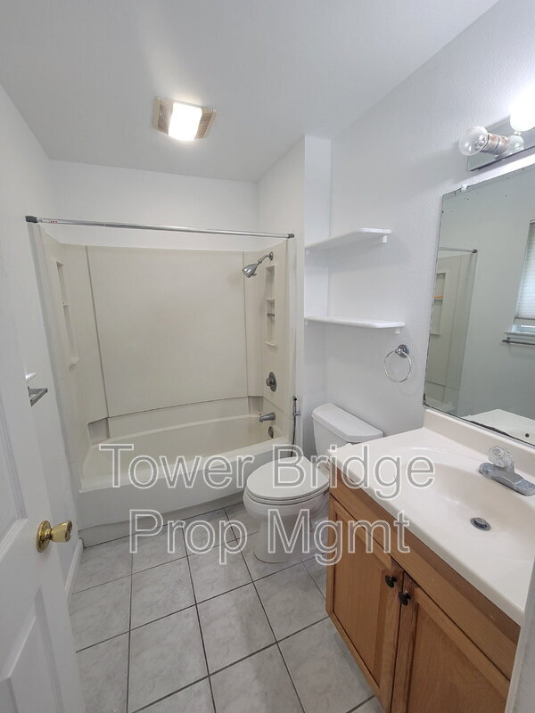 Building Photo - 4068 Fawn Cir