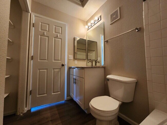 Building Photo - Spacious Two-Suite Townhome With Garage, Fireplace And Community Pool