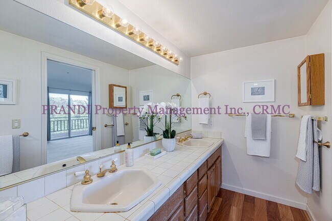 Building Photo - Woodacre Retreat Like Home with Views and ...