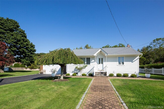 Building Photo - 275 Maier Pl