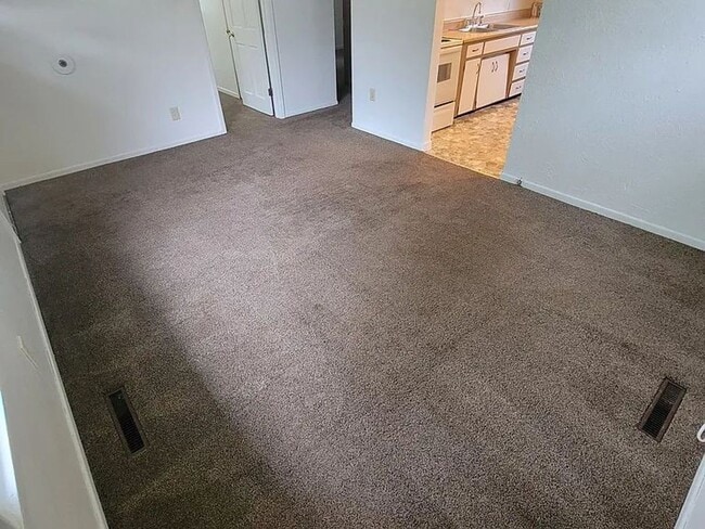 Building Photo - Charming 2-Bedroom Home for Rent