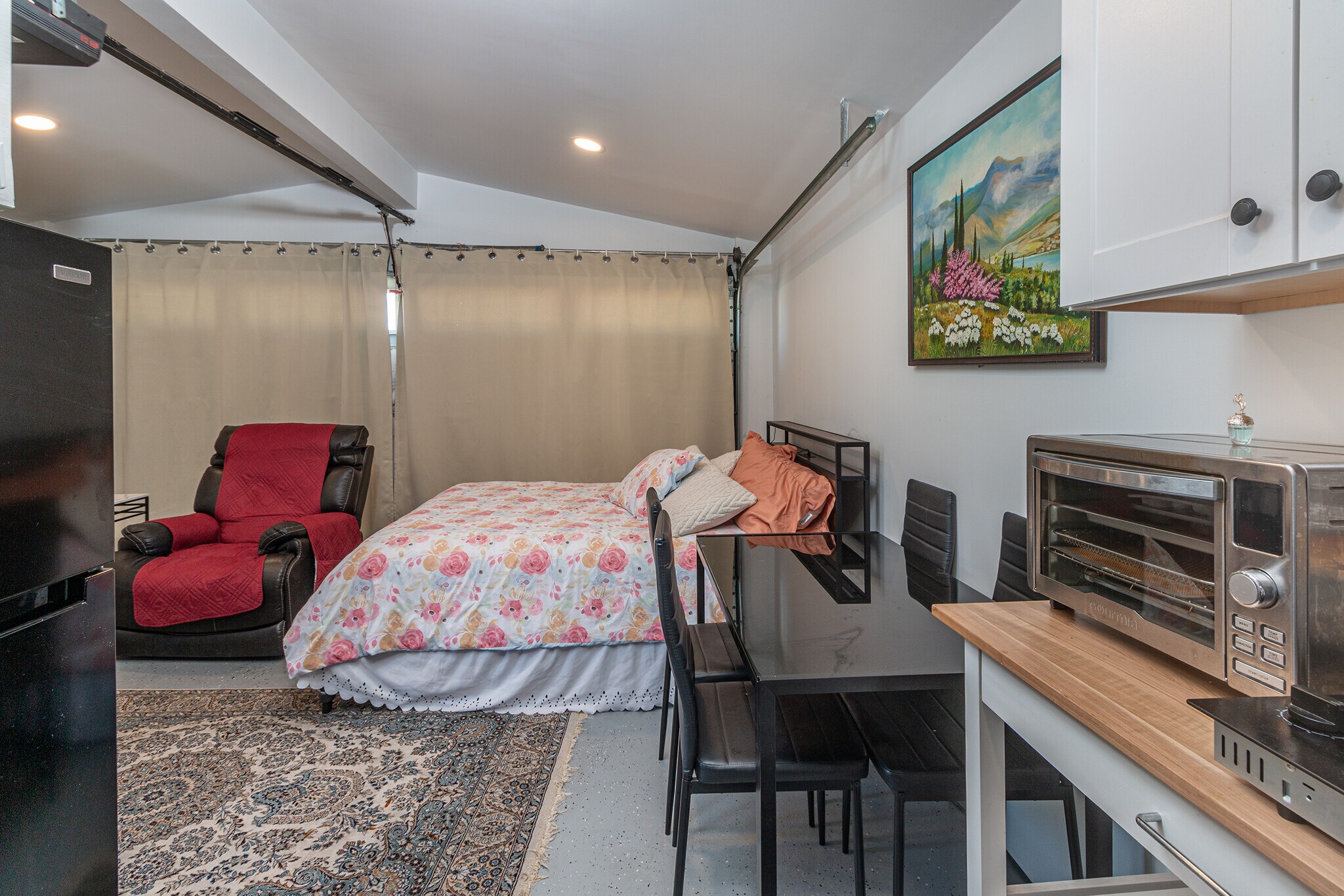 Guest Suite - 27222 Plumwood Ave