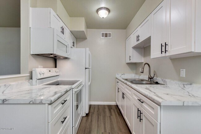 Building Photo - 2020 N 49th St