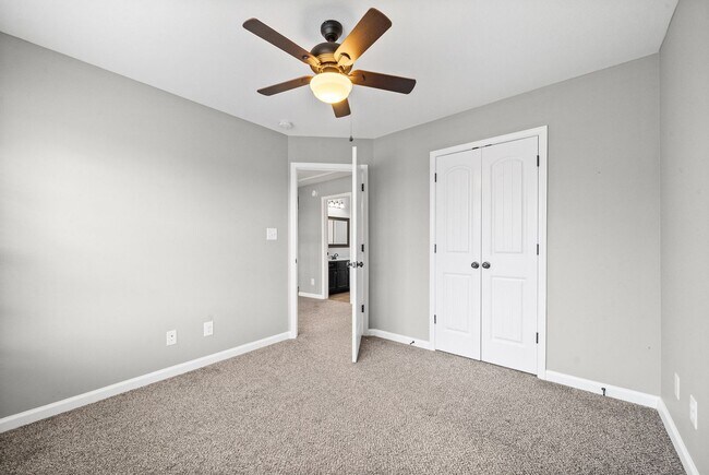 Building Photo - 739 Gaine Lynn Dr