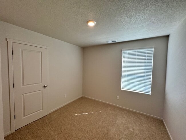 Building Photo - BRAND NEW 4 BEDROOM HOUSE W/ UPGRADES