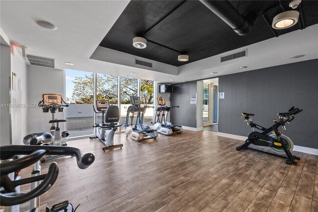 Building Photo - 1861 NW S River Dr