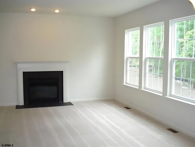Building Photo - 3 Woodmere Avenue