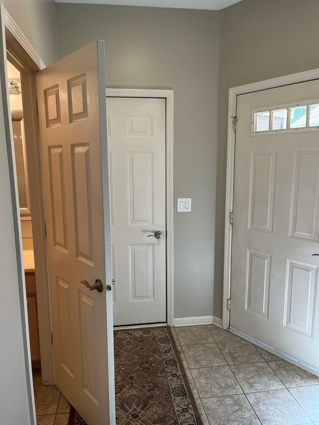 Building Photo - 378 White Oak Ln